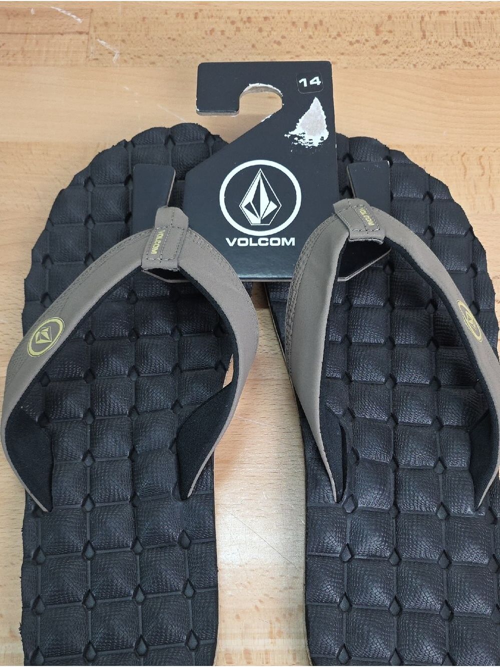 Volcom Men's Flip Flops in Black and Gray-Tan Straps Size 15